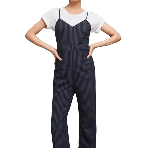 Anthropologie The Essential Jumpsuit - Black and White Pinstripe - Size 6 - Picture 2 of 6
